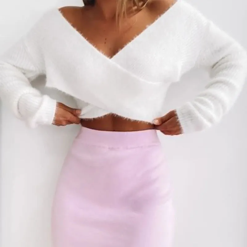 Loose-fitting Knitted V-Neck Cropped Top Sweater