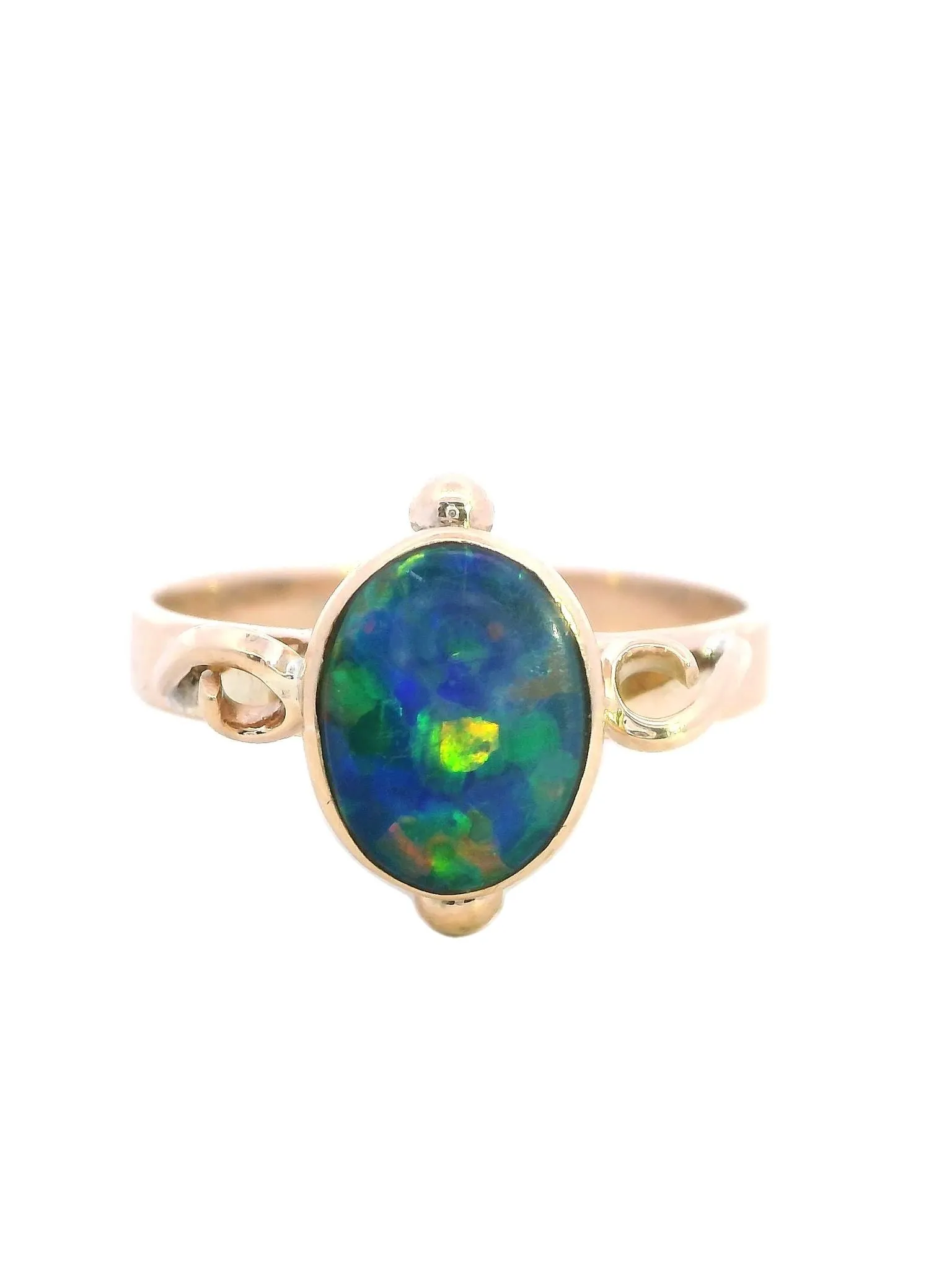 Mesmerizing Yellow Gold Opal Ring with Enchanting Play of Colours