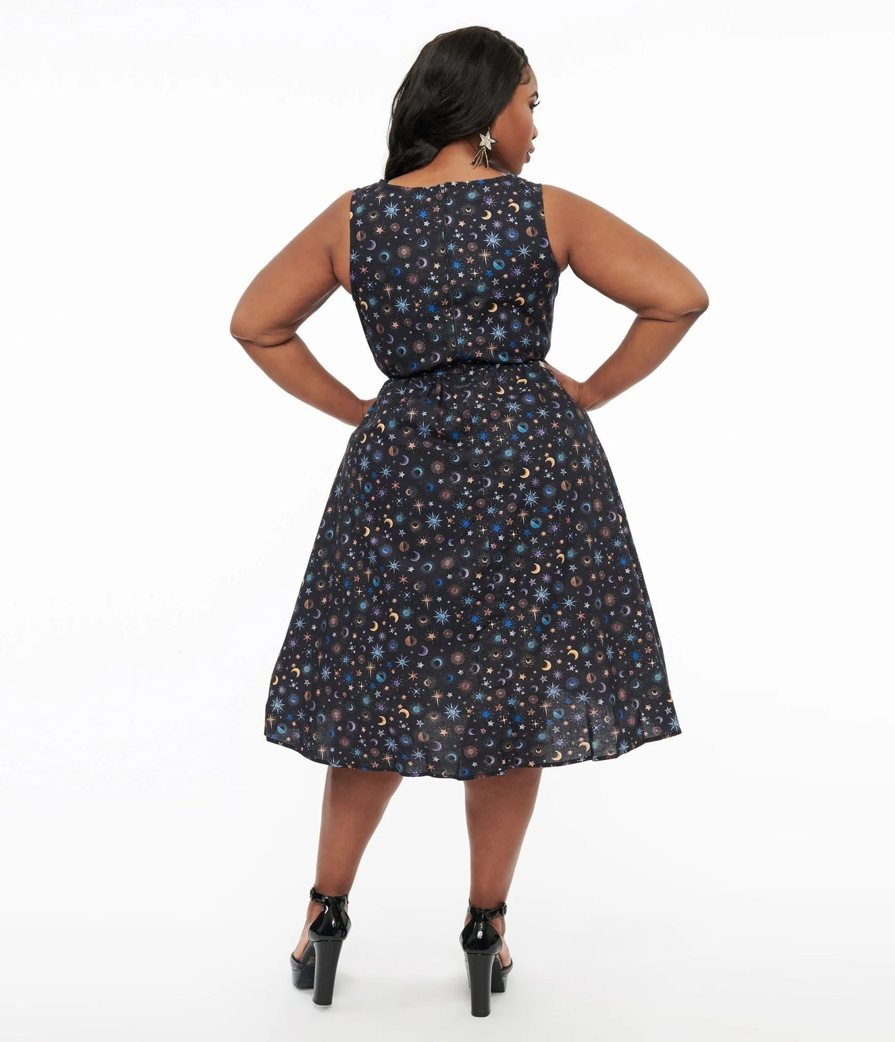 Retrolicious 1950s Plus Size Black Celestial Stars & Moon Print Midi Dress