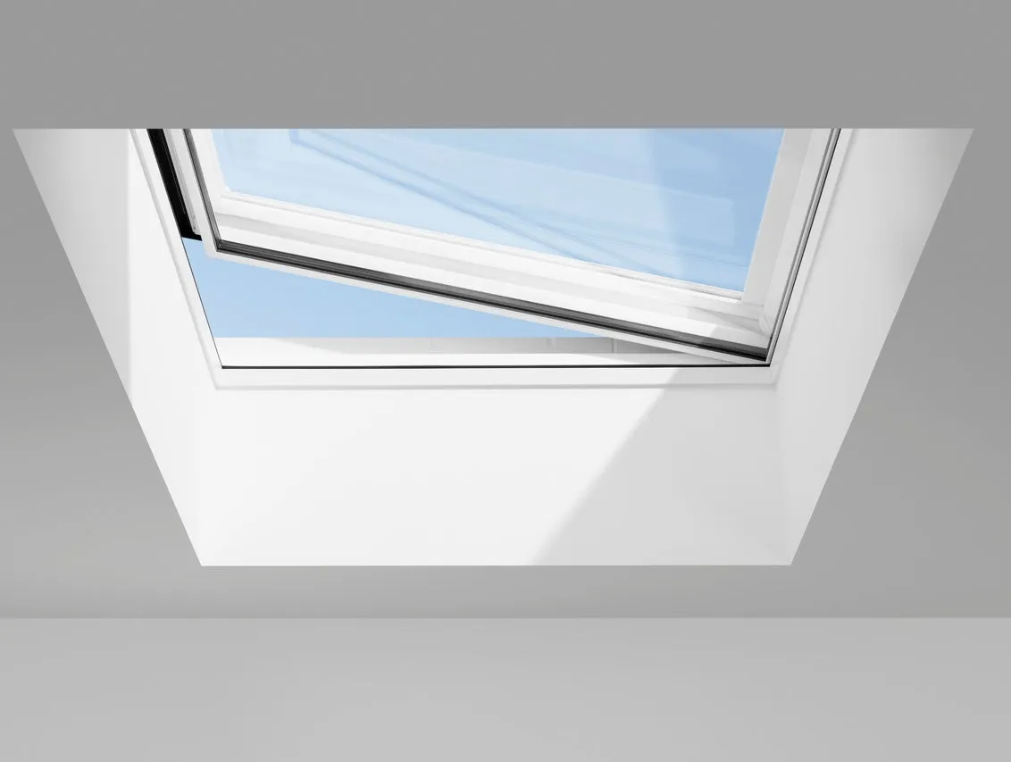 VELUX CVU 090060 S06Q SOLAR Powered Flat Glass Rooflight Package 90 x 60 cm (Including CVU Triple Glazed Base & ISU Flat Glass Top Cover)