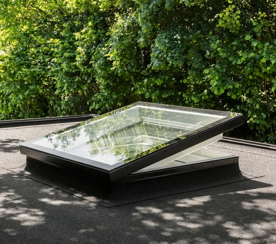 VELUX CVU 090060 S06Q SOLAR Powered Flat Glass Rooflight Package 90 x 60 cm (Including CVU Triple Glazed Base & ISU Flat Glass Top Cover)